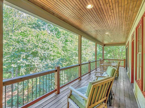 5th image of 33 Laurel Cove Ln