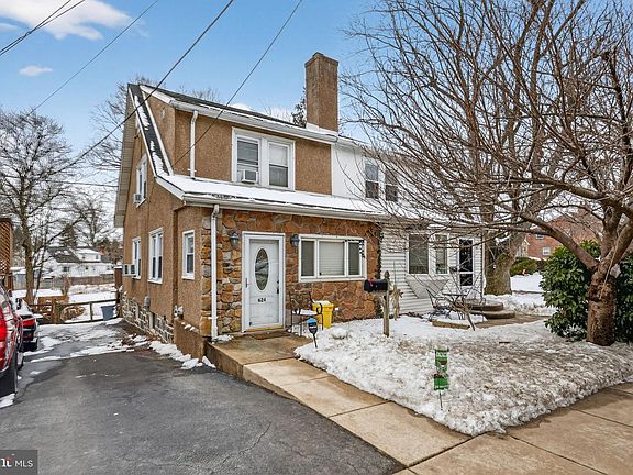 2nd image of 624 E Springfield Rd