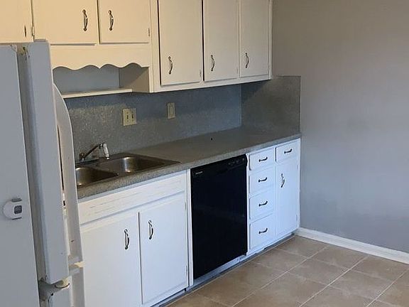 4th image of 366 Maltbie St