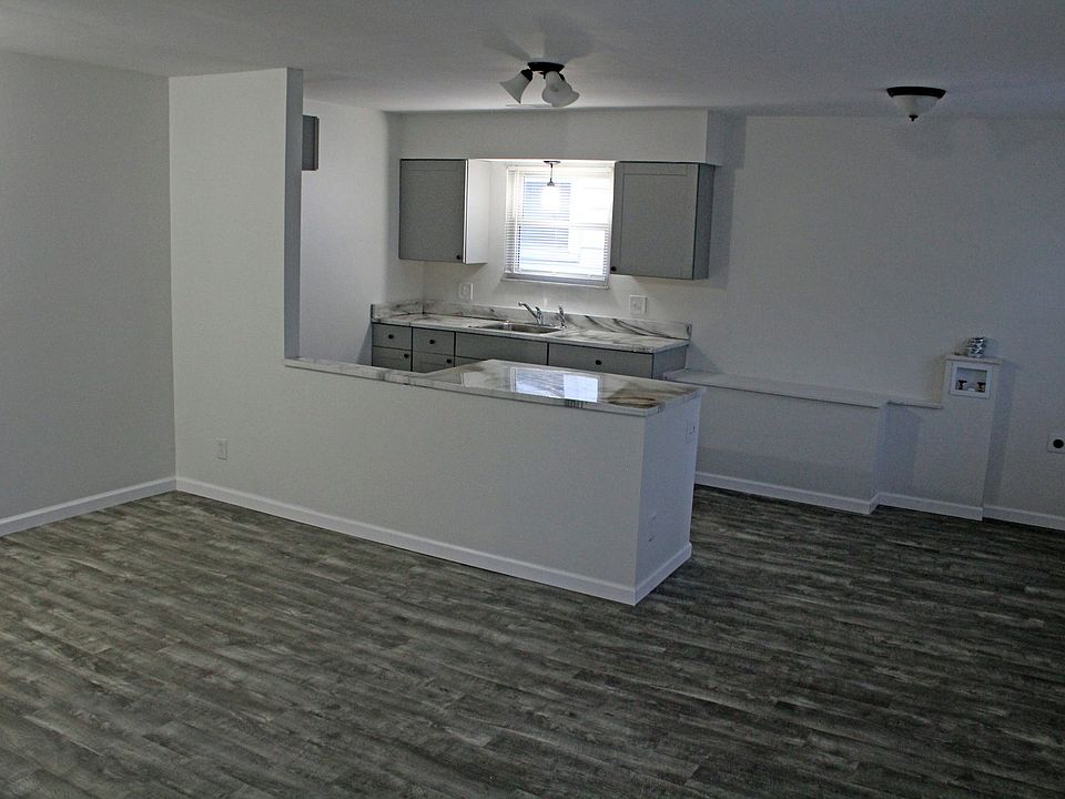 1st image of 527 Herbert St APT C