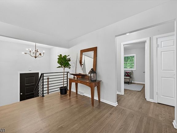 3rd image of 62 Barry Dr