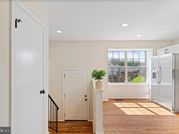 5th image of 3027 Antrim Cir
