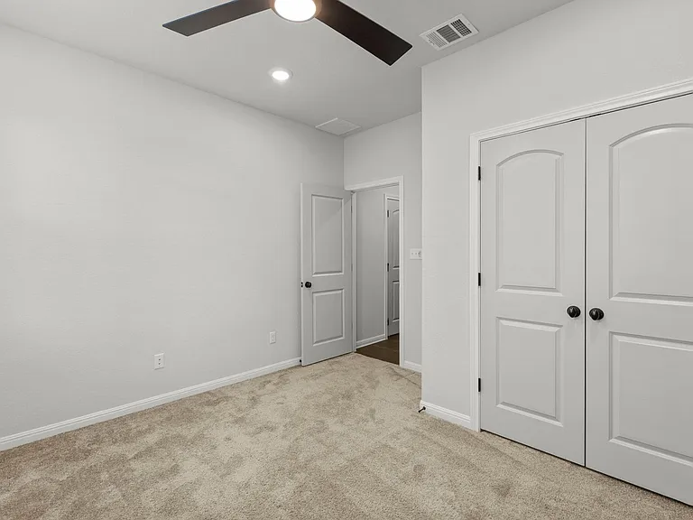 2605 Acoma Ln — Photo 32