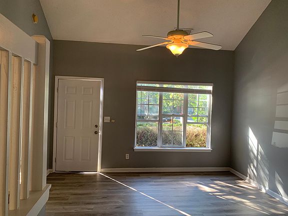 3rd image of 628 Emerald Cove Dr