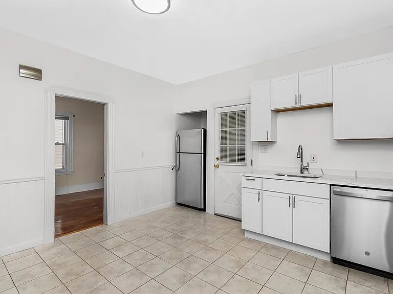 48 Wordsworth St #1 — Photo 13