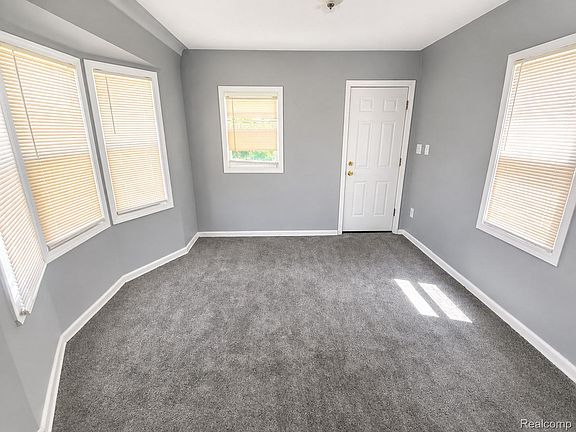 4th image of 4396 Neff Ave