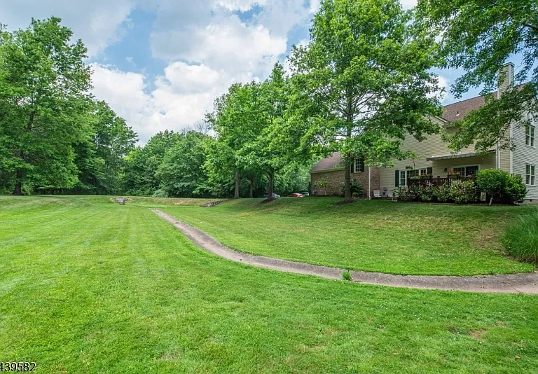 31 Cooper Ln — Photo 33