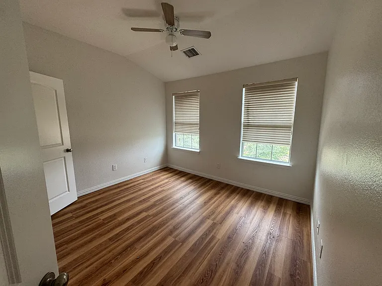 1355 Chase Ln — Photo 22