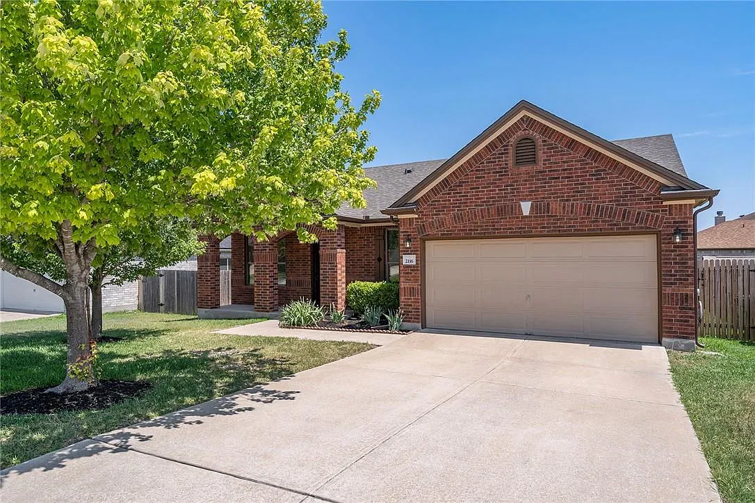 4 bed, 2.0 bath, 2129 sqft, $2,200 — Photo 3