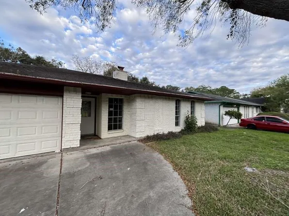 16631 Blackhawk Blvd, Friendswood, TX 77546