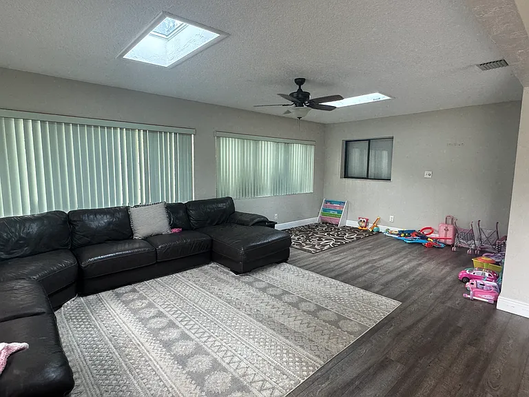 21 Banner Ln — Photo 7