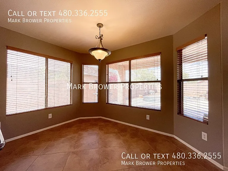 4714 E Mossman Rd — Photo 8
