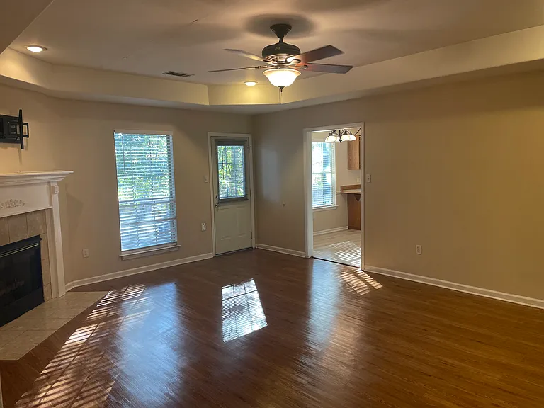 2106 Redwood Dr — Photo 8