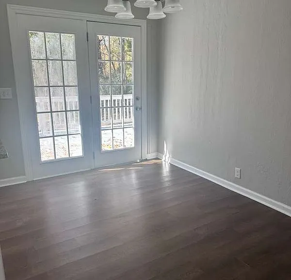 435 Central Dr NW — Photo 6