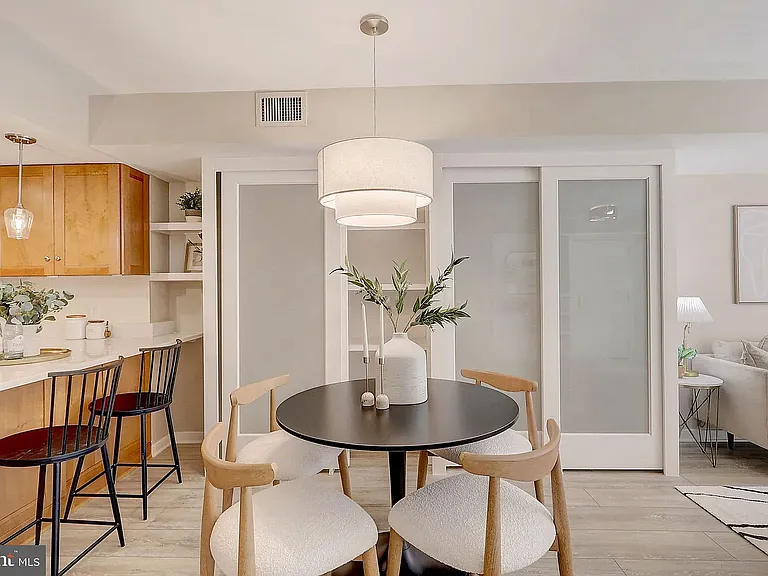 1099 22nd St NW #201 — Photo 6