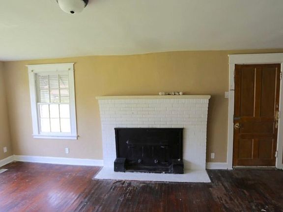 3rd image of 310 Miller Ave