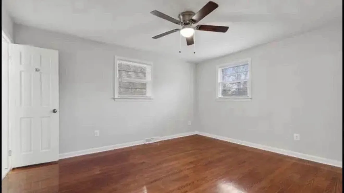 7 bed, 3514 sqft, $1,100 — Photo 3