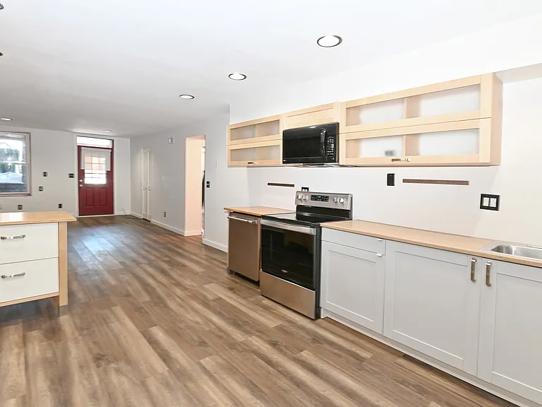 2118 Saint James Ave #1 — Photo 12