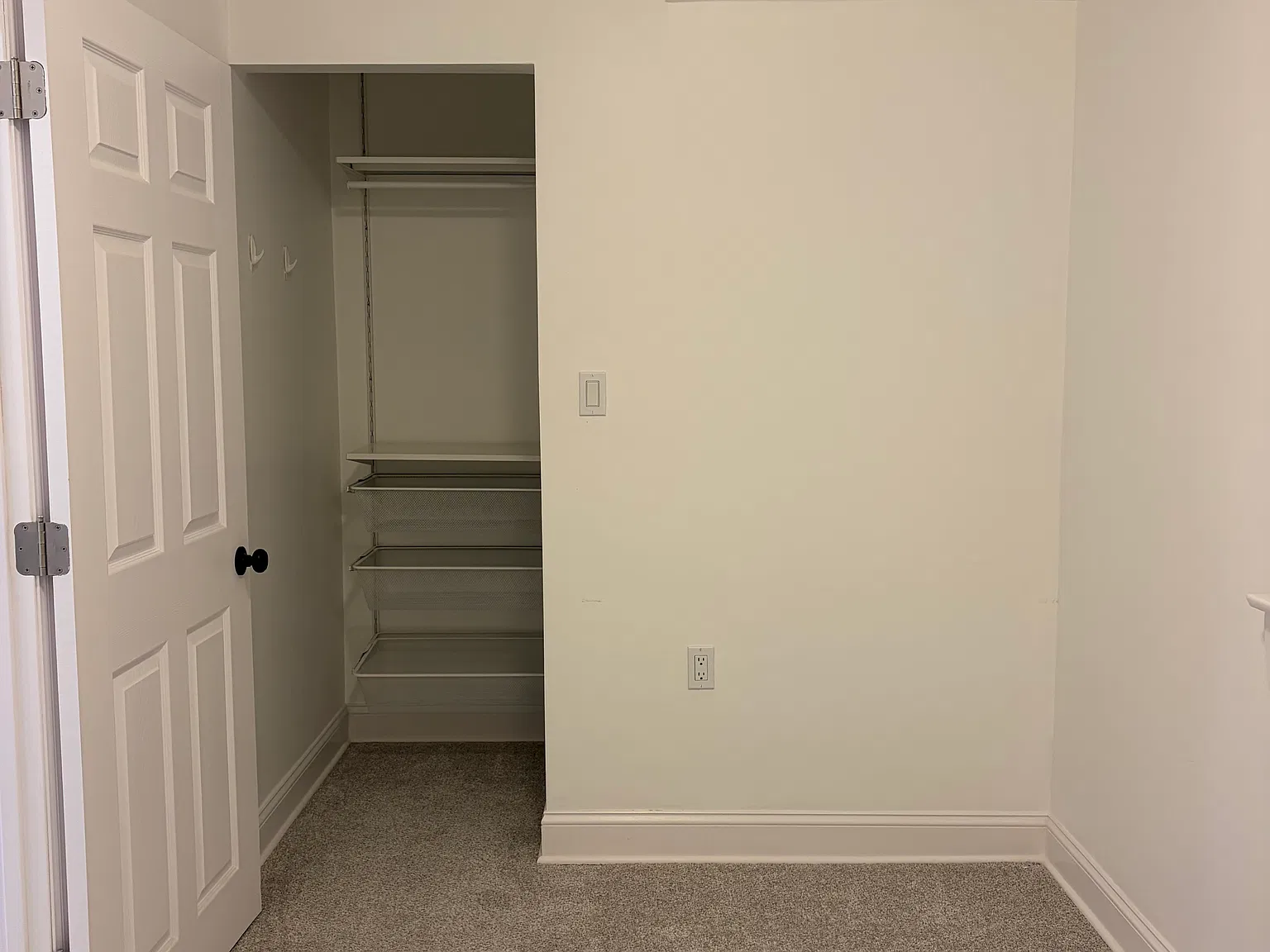2 bed, 1000 sqft, $1,600 — Photo 2