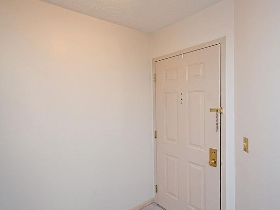 5th image of 3216 Heritage Square Dr Unit 13