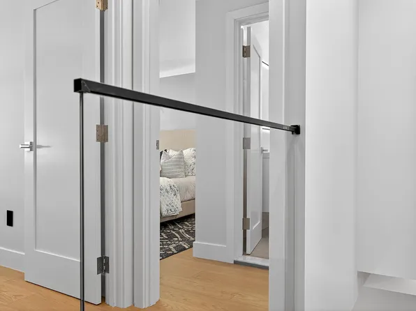 31 Bayview Avenue image 19 of 30