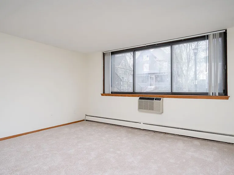 2211 Colfax Ave S — Photo 11