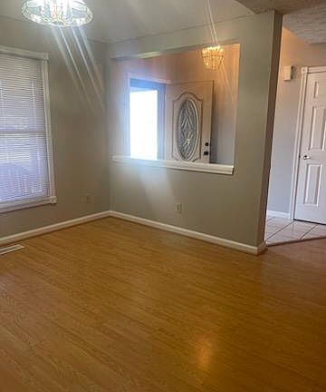 4th image of 264 Sassafras Dr