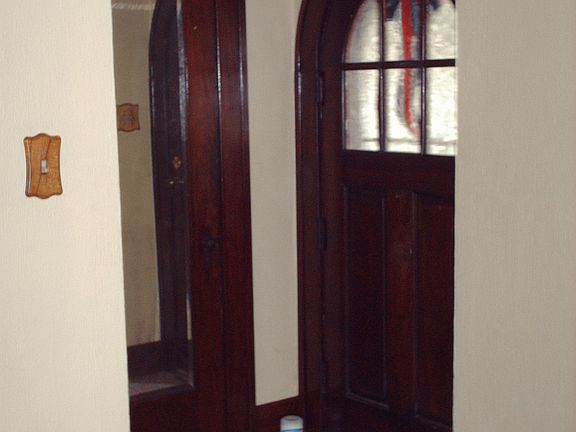 Front entryway w/ closet, ceramic floor