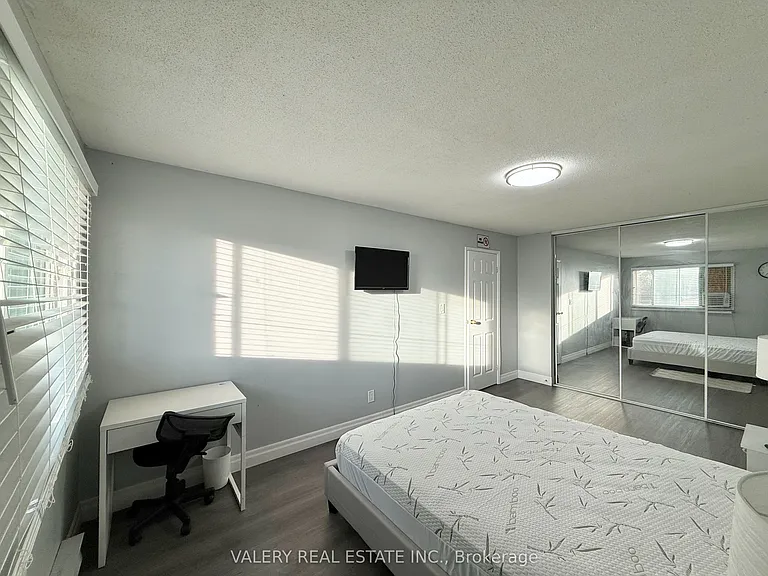 1180 Heathfield Ct — Photo 13