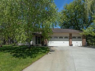 4840 Safari Ct N, Eagan, MN 55122
