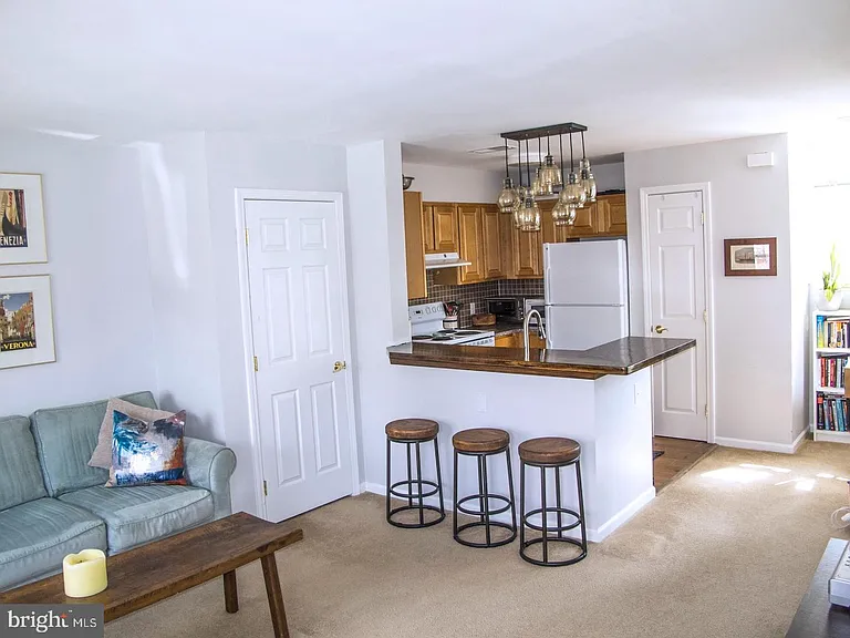 1301 N Marshall St — Photo 4
