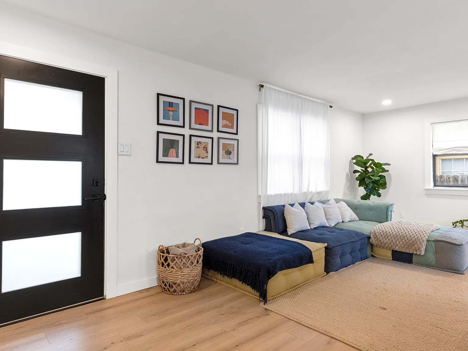 2 bed, 776 sqft, $2,482 — Photo 3