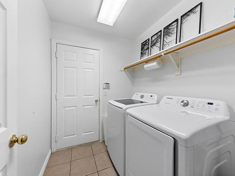4835 Crown Dr — Photo 42