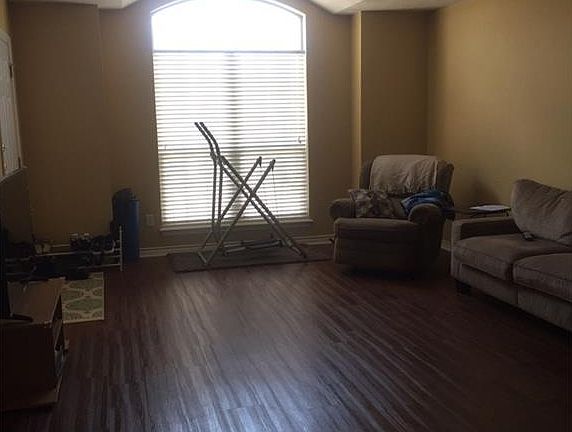 2nd image of 1010 Sun Meadow Ct