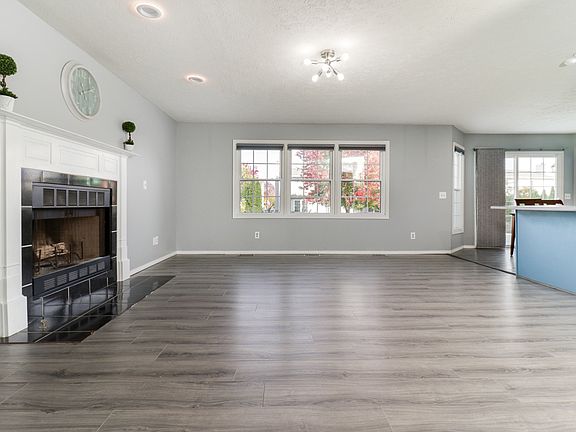 5th image of 2912 Clearwater Ave