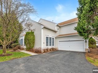 32 Thistle Dr, Paramus, NJ 07652