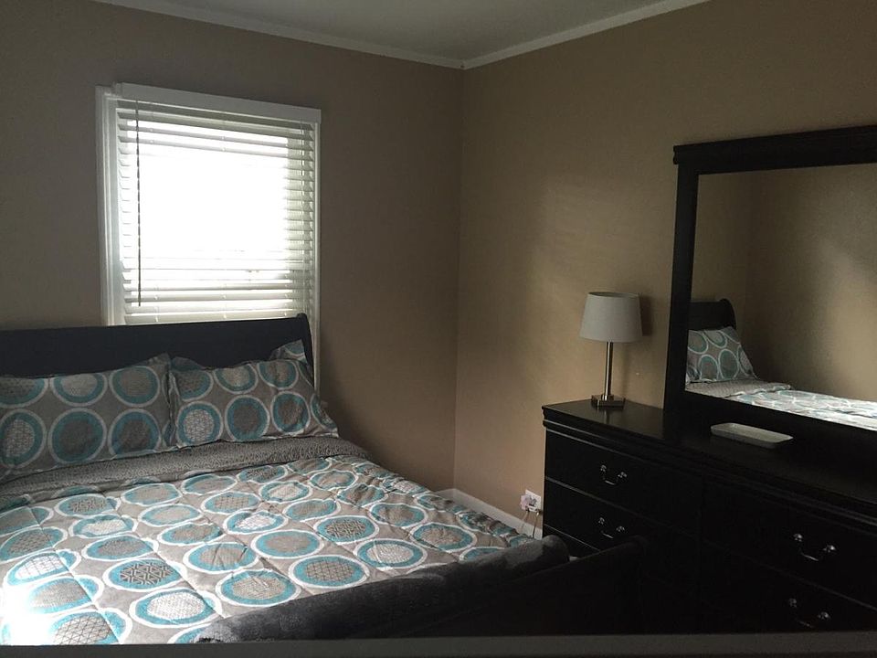 1st image of 1717 Elm Ave