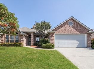 752 Bryan Dr, Burleson, TX 76028