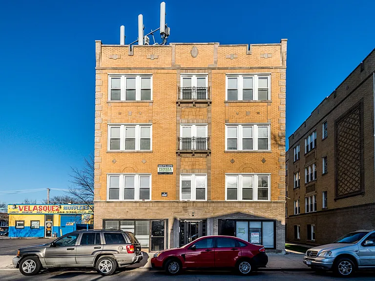 2610 N Laramie — Photo 21