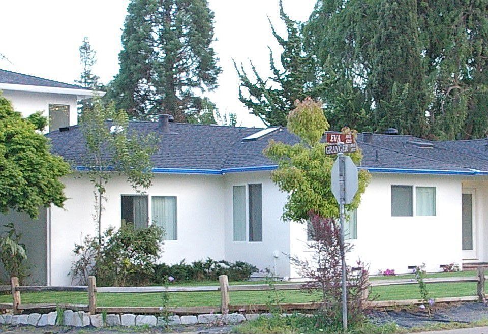 front  street corner