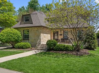 397 S Holly Ave, Elmhurst, IL 60126