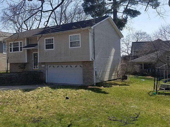 3rd image of 1430 Truman Ave