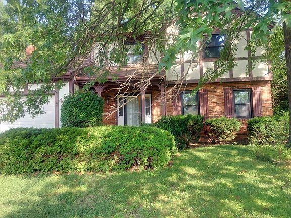 2nd image of 445 Hawthorne Pl