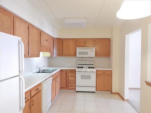 1st image of 5000 Oakton St #1-305