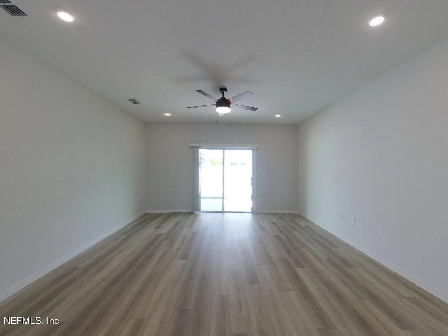 4 bed, 2.5 bath, 2180 sqft, $2,249 — Photo 3