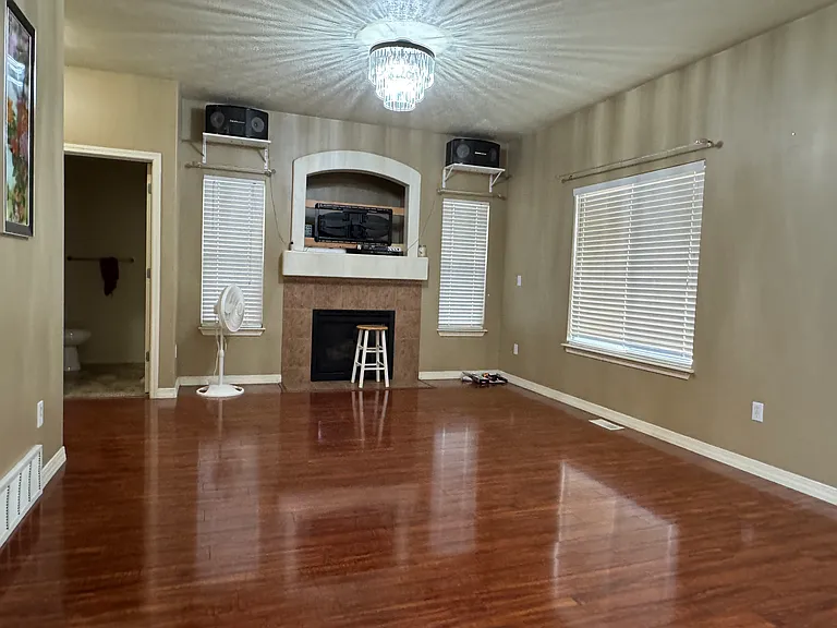 5037 W White Diamond Way — Photo 2