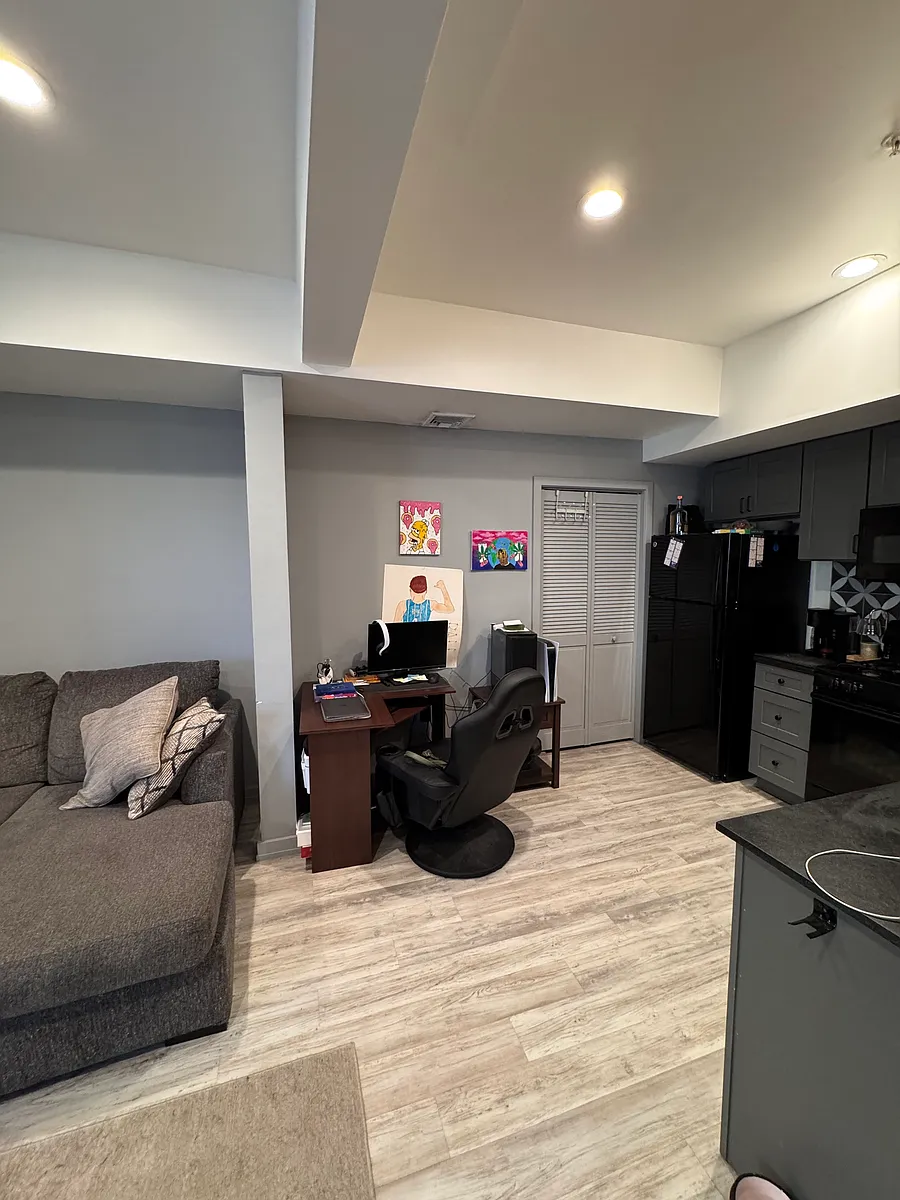 Living room & kitchen area with a desk - 120 Northampton St #3