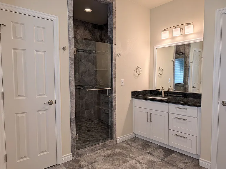 13837 Bay View Rd — Photo 8