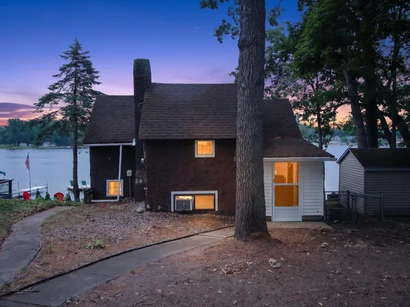 571 N Rock Lake Dr, Vestaburg, MI 48891