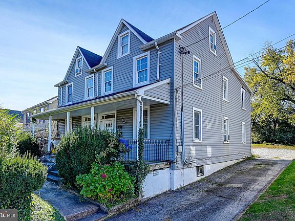 3rd image of 65 Winters Ln